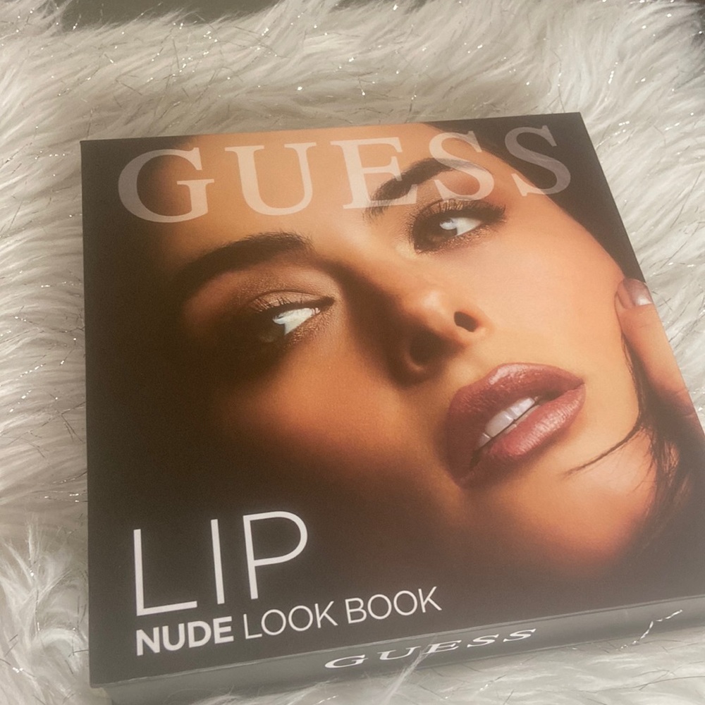🤩FREE when bundled w Reg priced item Guess Lip Nude Book step by step